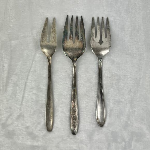 3 Vintage Silverplate Serving Forks 8-9" Mixed Patterns Rogers Gorham Lot - Picture 2 of 7
